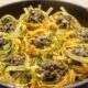 гнезда из спагетти с фаршем на сковороде